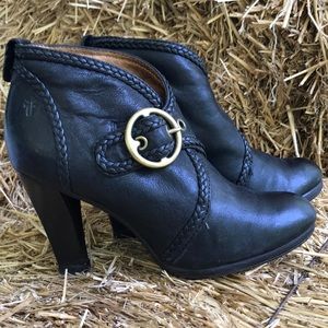 Frye Vicky Leather Bootie, Black, Size 6